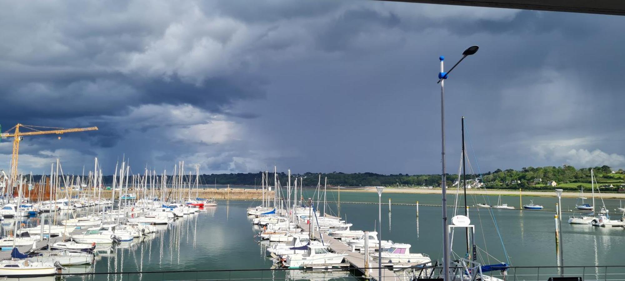 Appartement Escale Roz Pleine Vue Sur Le Port Perros-Guirec Exteriör bild